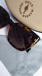 Óculos de Sol Tortoise Lente Degradê Marrom CR1624