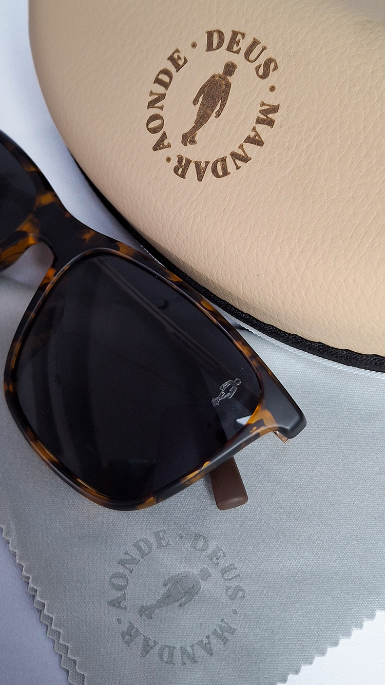 Óculos de Sol Tortoise Lente Preta SL1171