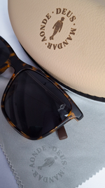 Óculos de Sol Tortoise Lente Preta SL1171