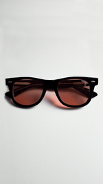 Óculos de Sol Preto Lente Vermelha LC0923