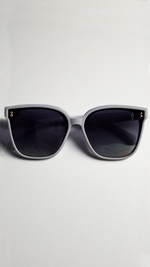 Óculos de Sol Cinza Lente Preta RM1015