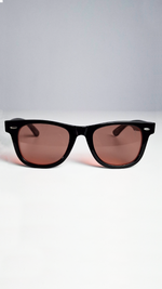 Óculos de Sol Preto Lente Vermelha LC0923